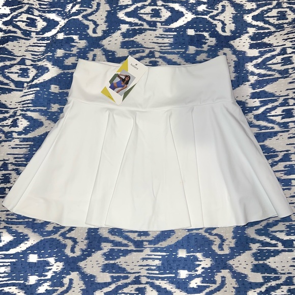 HALARA Dresses & Skirts - Halara Pleated Tennis Skort